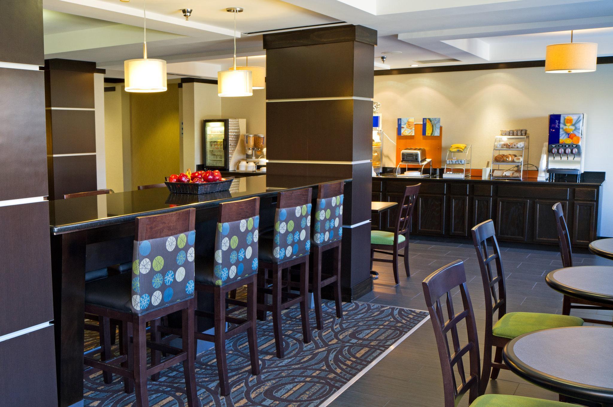 Holiday Inn Express & Suites Greenville-Downtown By Ihg Exterior foto