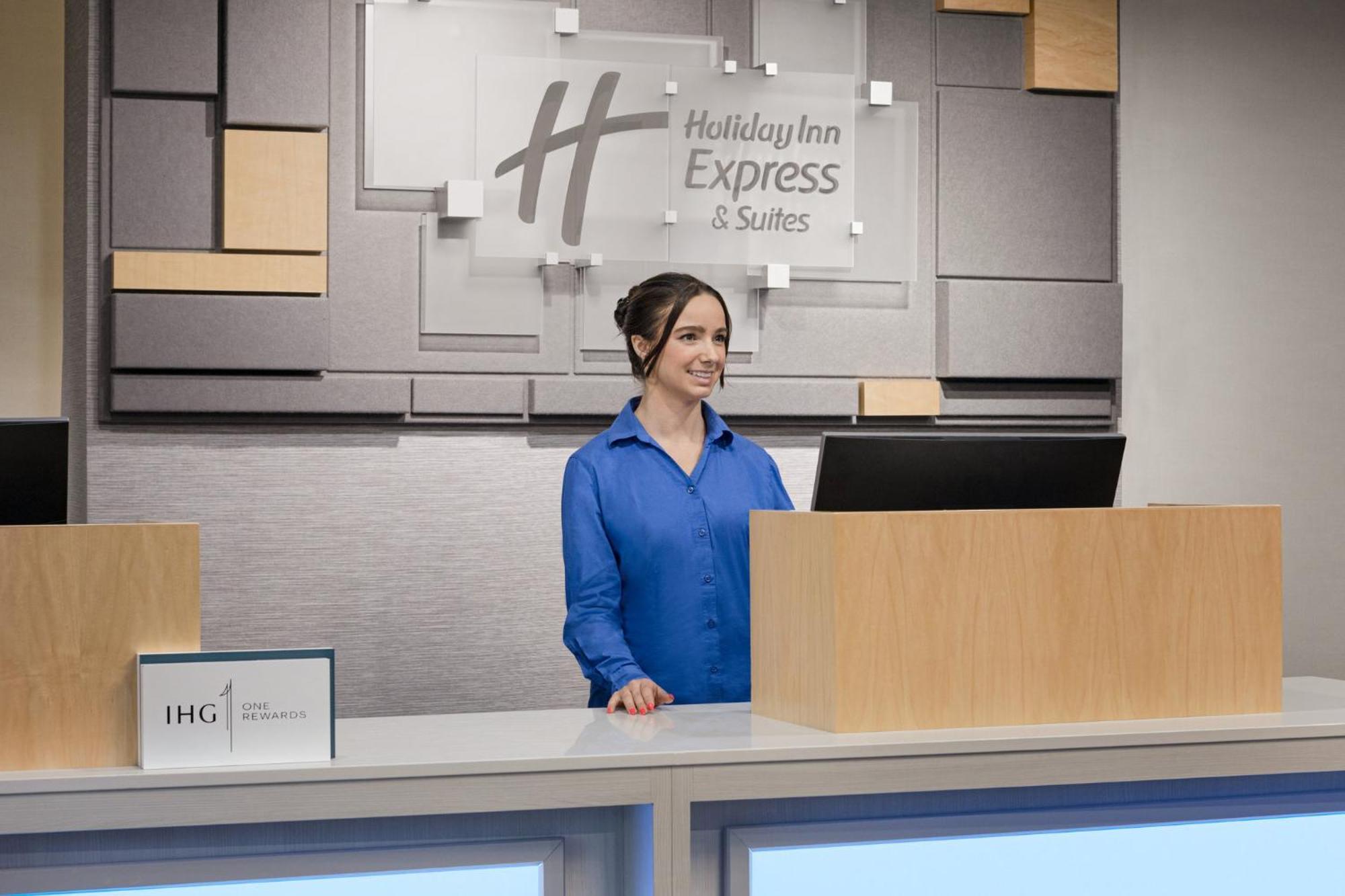 Holiday Inn Express & Suites Greenville-Downtown By Ihg Exterior foto